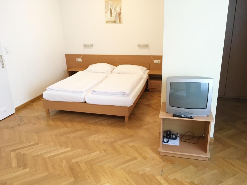 Hotel Geblergasse Vienna Exterior photo